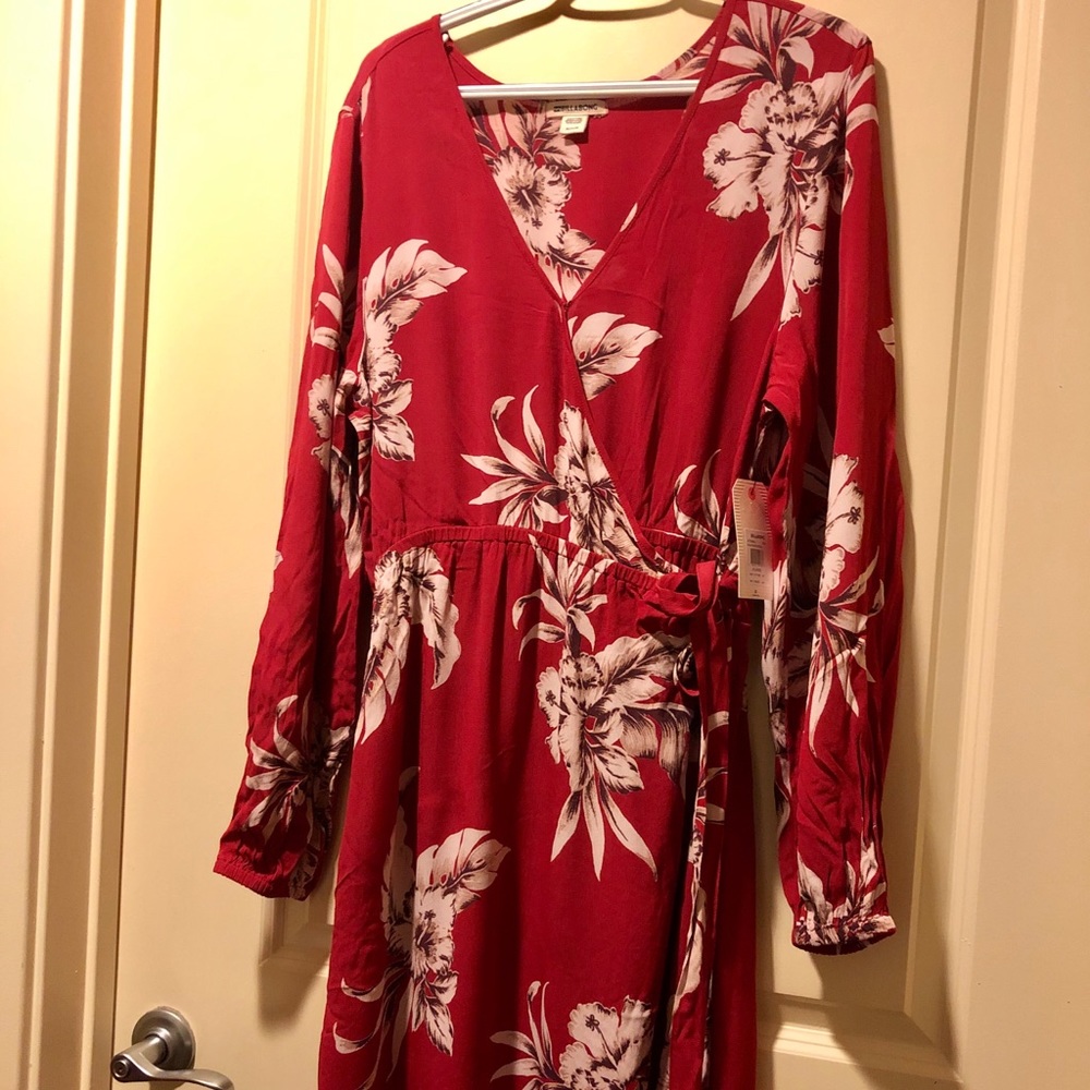 NEW! Billabong wrap dress